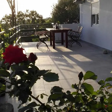 In Razanac 35305 Apartment